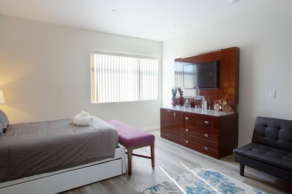 Luxurious Furnished Studio W Full Kitchen In Sd 샌디에이고 외부 사진