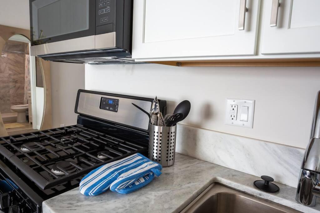 Luxurious Furnished Studio W Full Kitchen In Sd 샌디에이고 외부 사진